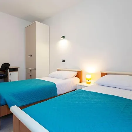 Hébergement de vacances Amazing In With Heated Swimming Pool