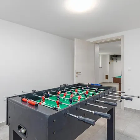 Amazing In With Heated Swimming Pool * Pula