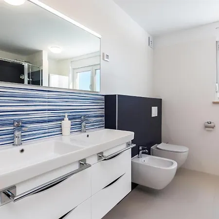 Amazing In With Heated Swimming Pool * Pula