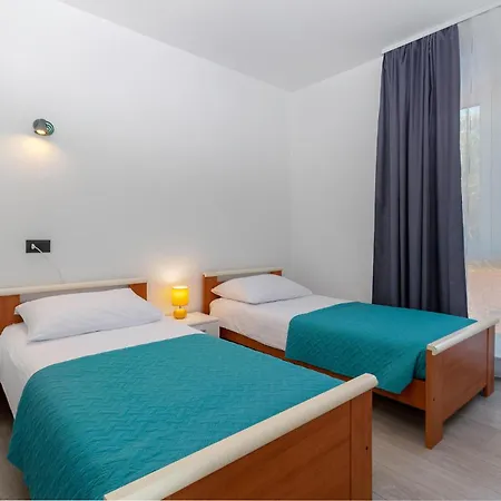 Vakantiehuis Beautiful In With Sauna Pula