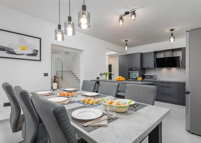 Stunning In With Sauna Ferienhaus Pula