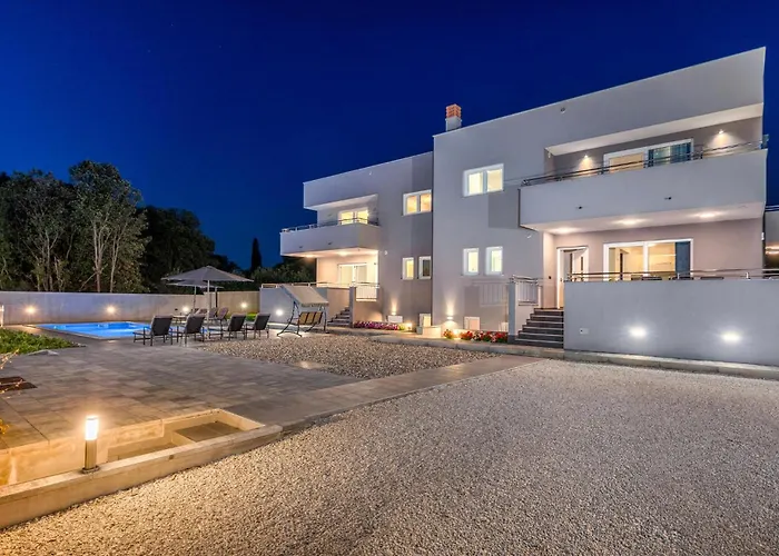 Stunning In With Sauna Ferienhaus Pula